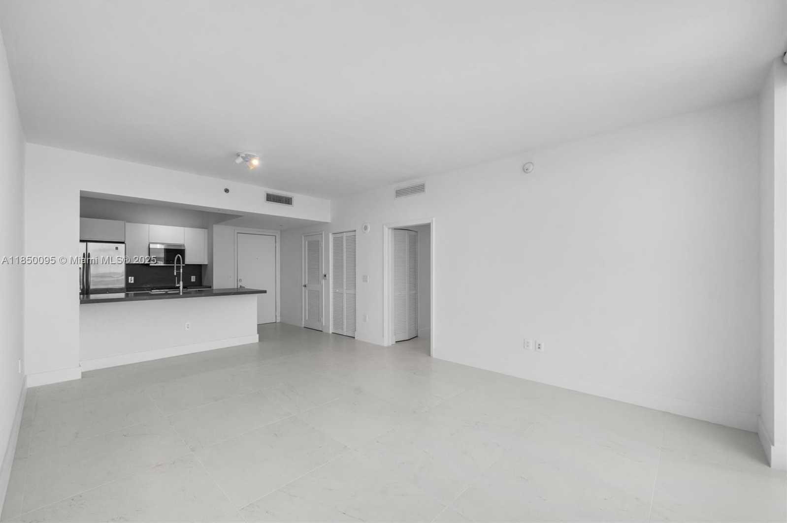 Small Image of 951 BRICKELL AVE #4002, Miami Number 17