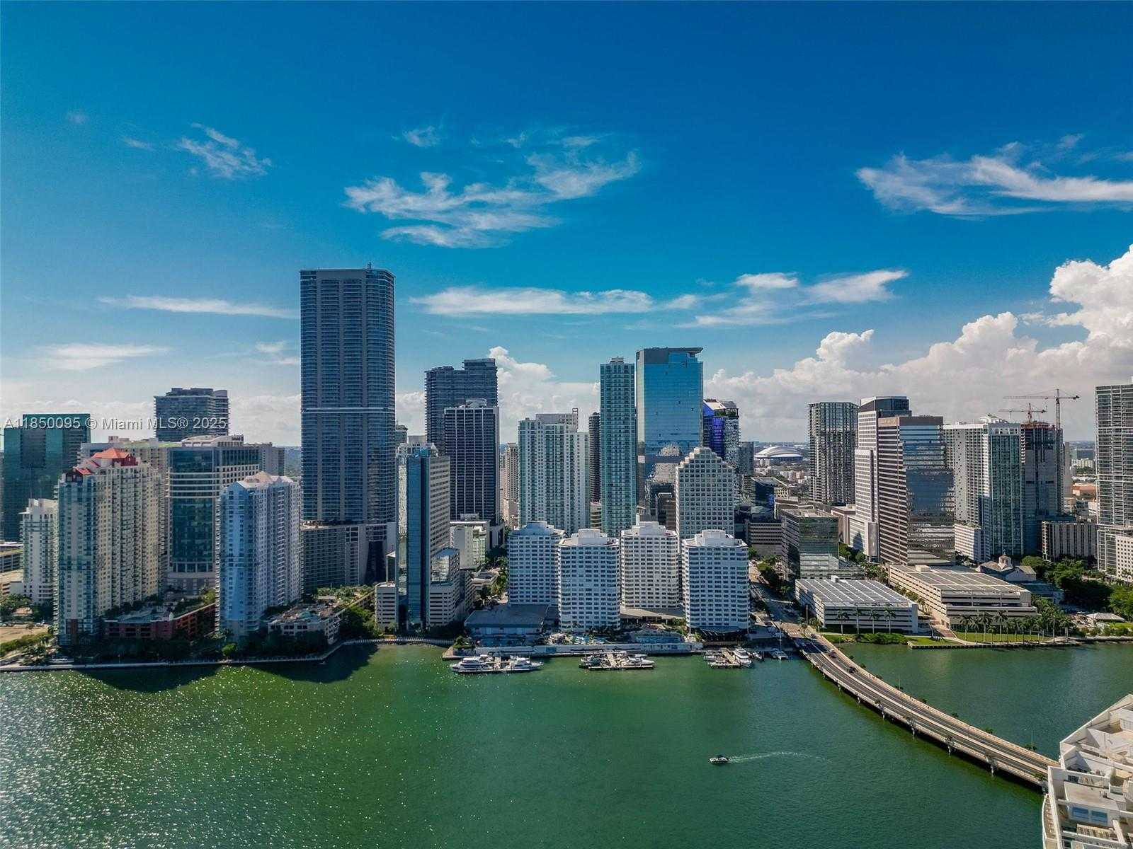 Small Image of 951 BRICKELL AVE #4002, Miami Number 2