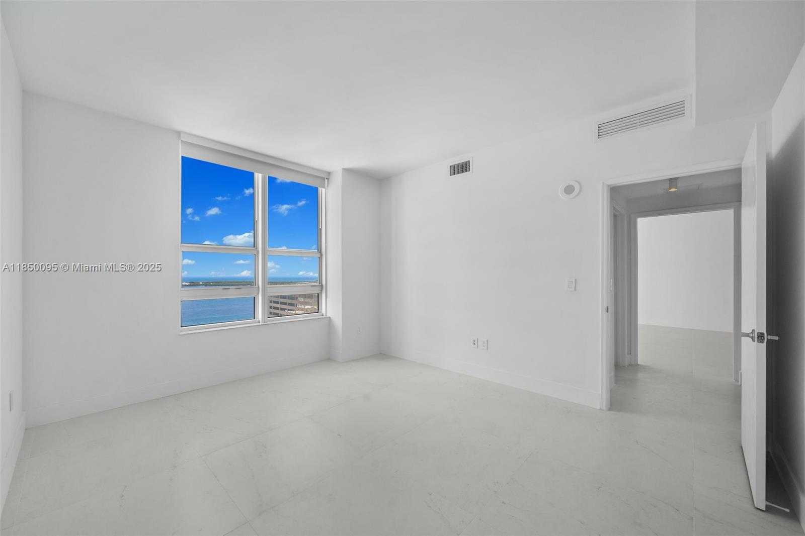 Small Image of 951 BRICKELL AVE #4002, Miami Number 22