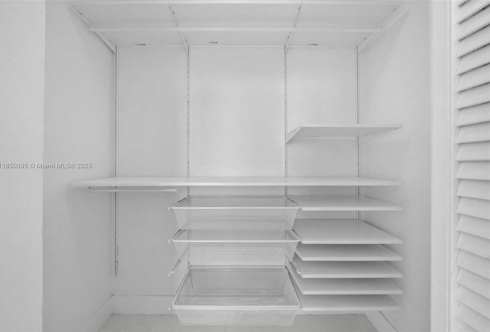 Small Image of 951 BRICKELL AVE #4002, Miami Number 25