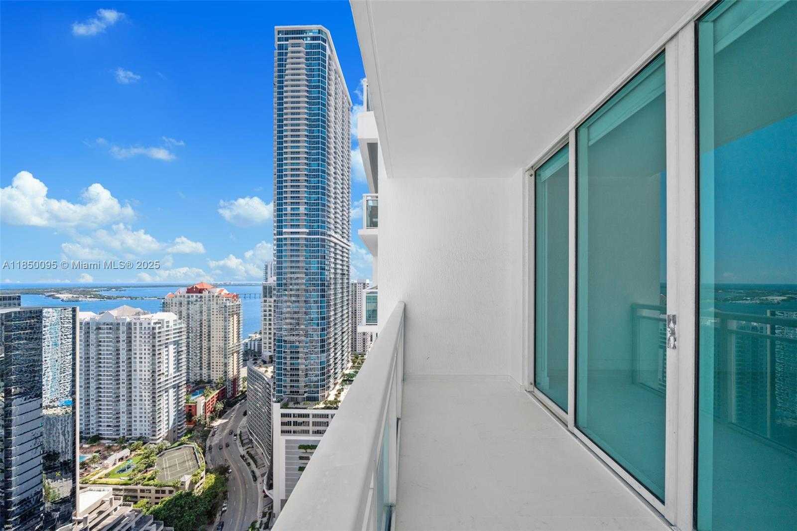 Small Image of 951 BRICKELL AVE #4002, Miami Number 7