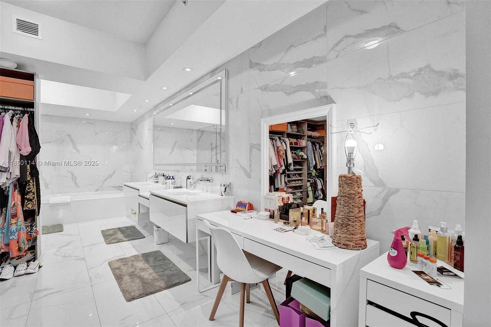 Small Image of 5000 ISLAND ESTATES DR #1006, Aventura Number 19