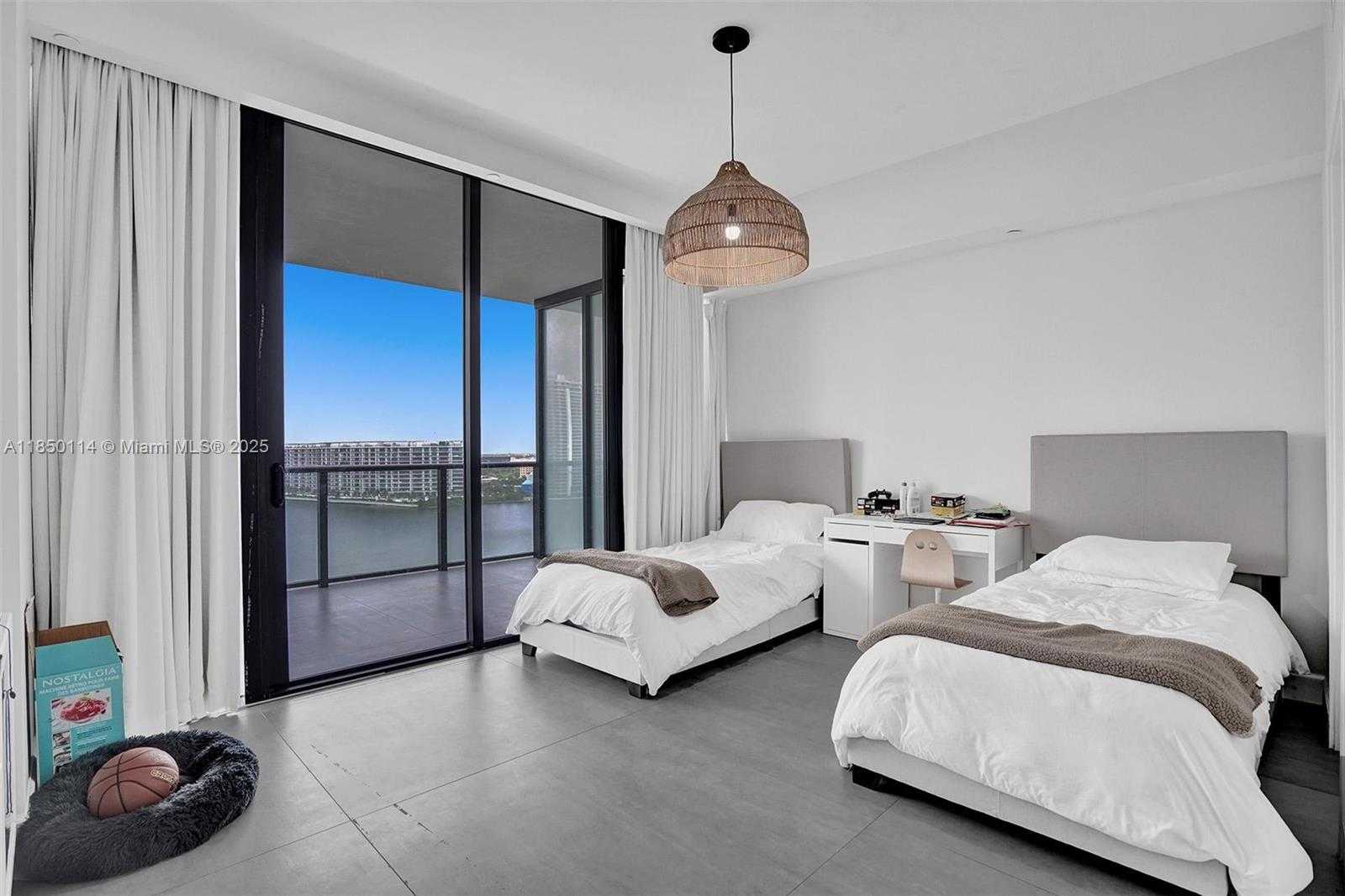 Small Image of 5000 ISLAND ESTATES DR #1006, Aventura Number 26