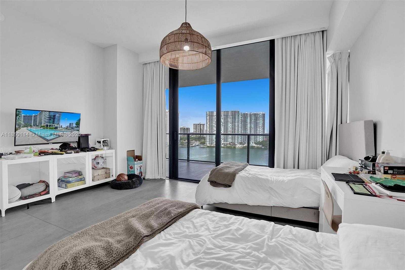 Small Image of 5000 ISLAND ESTATES DR #1006, Aventura Number 27