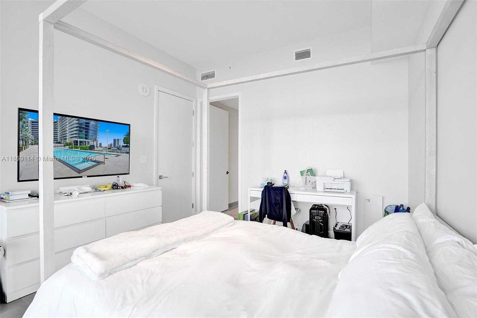 Small Image of 5000 ISLAND ESTATES DR #1006, Aventura Number 34