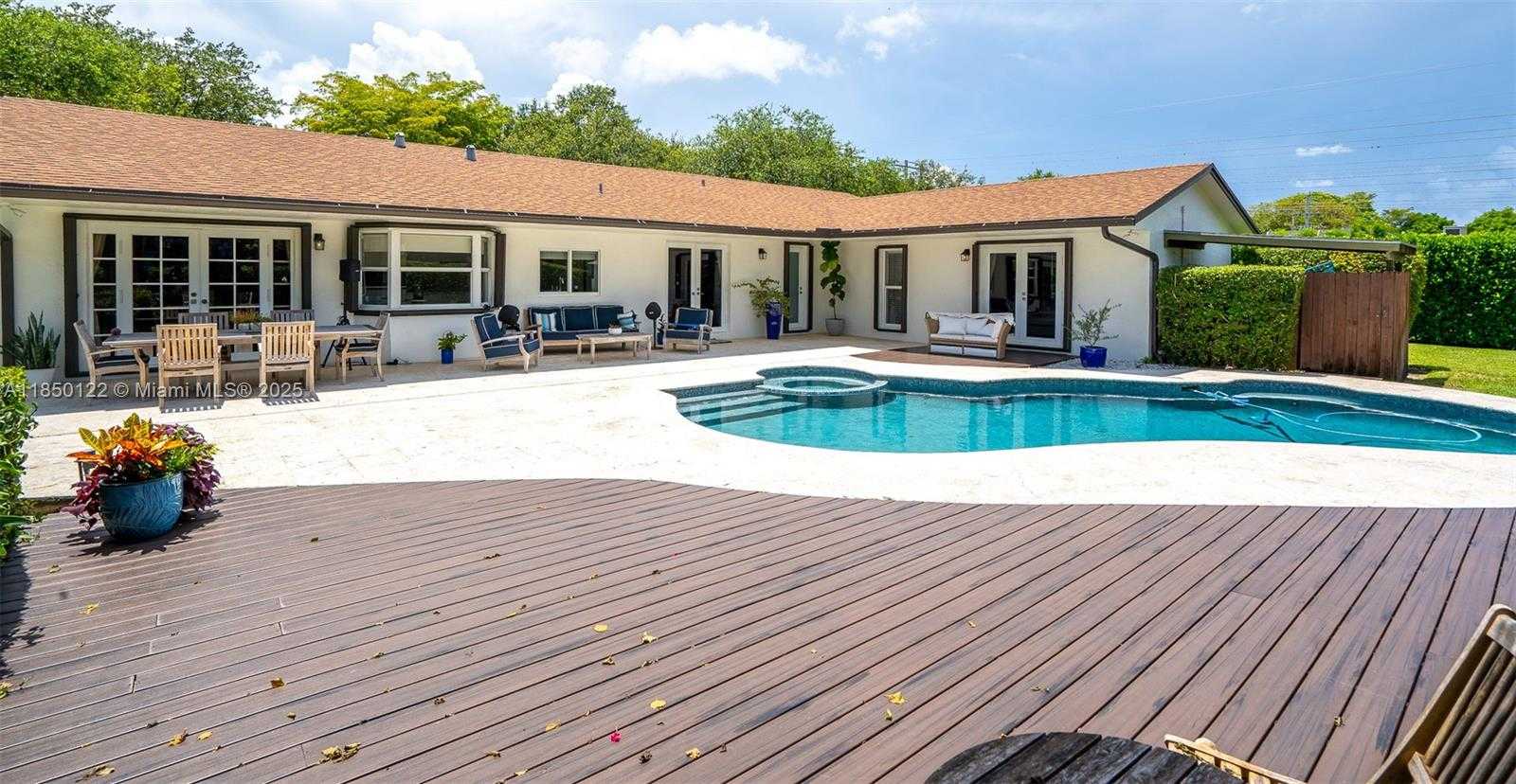 Small Image of 13253 SOUTH WEST 104TH CT, Miami Number 17