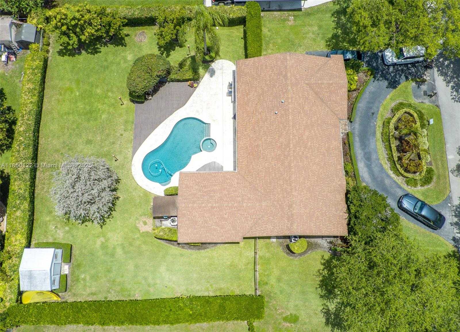 Small Image of 13253 SOUTH WEST 104TH CT, Miami Number 2