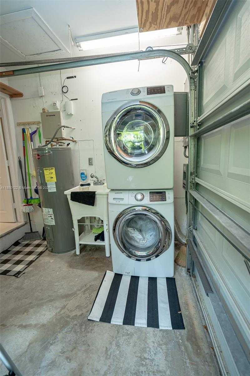 Small Image of 13253 SOUTH WEST 104TH CT, Miami Number 28