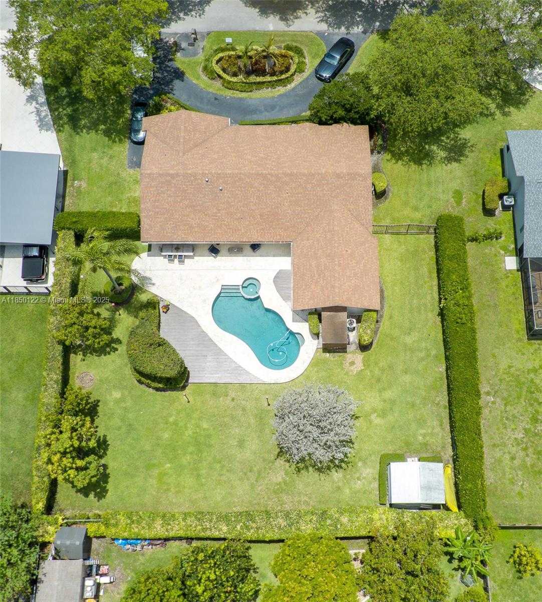 Small Image of 13253 SOUTH WEST 104TH CT, Miami Number 36