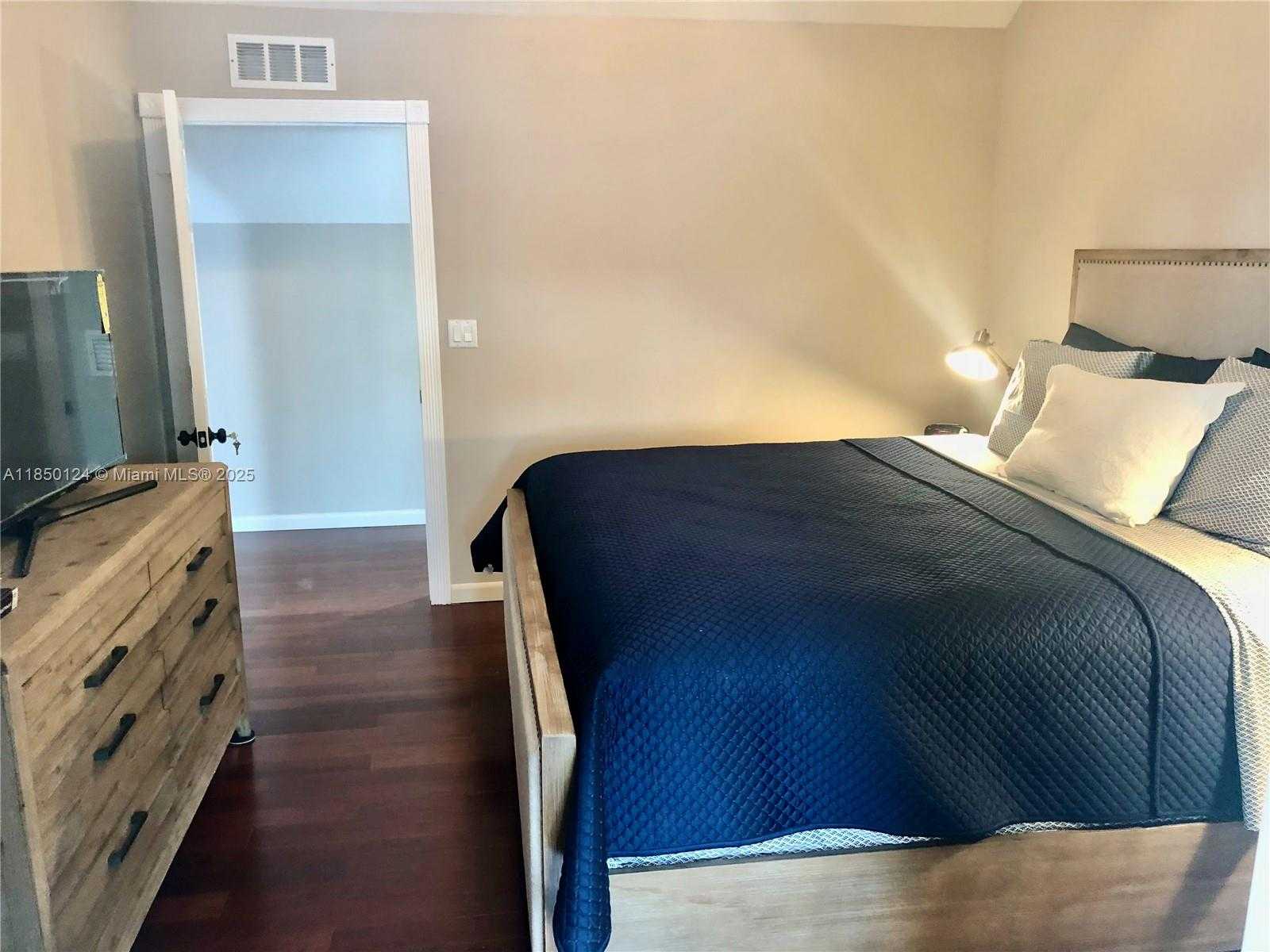 Small Image of 1524 ARGYLE DR #1, Fort Lauderdale Number 19
