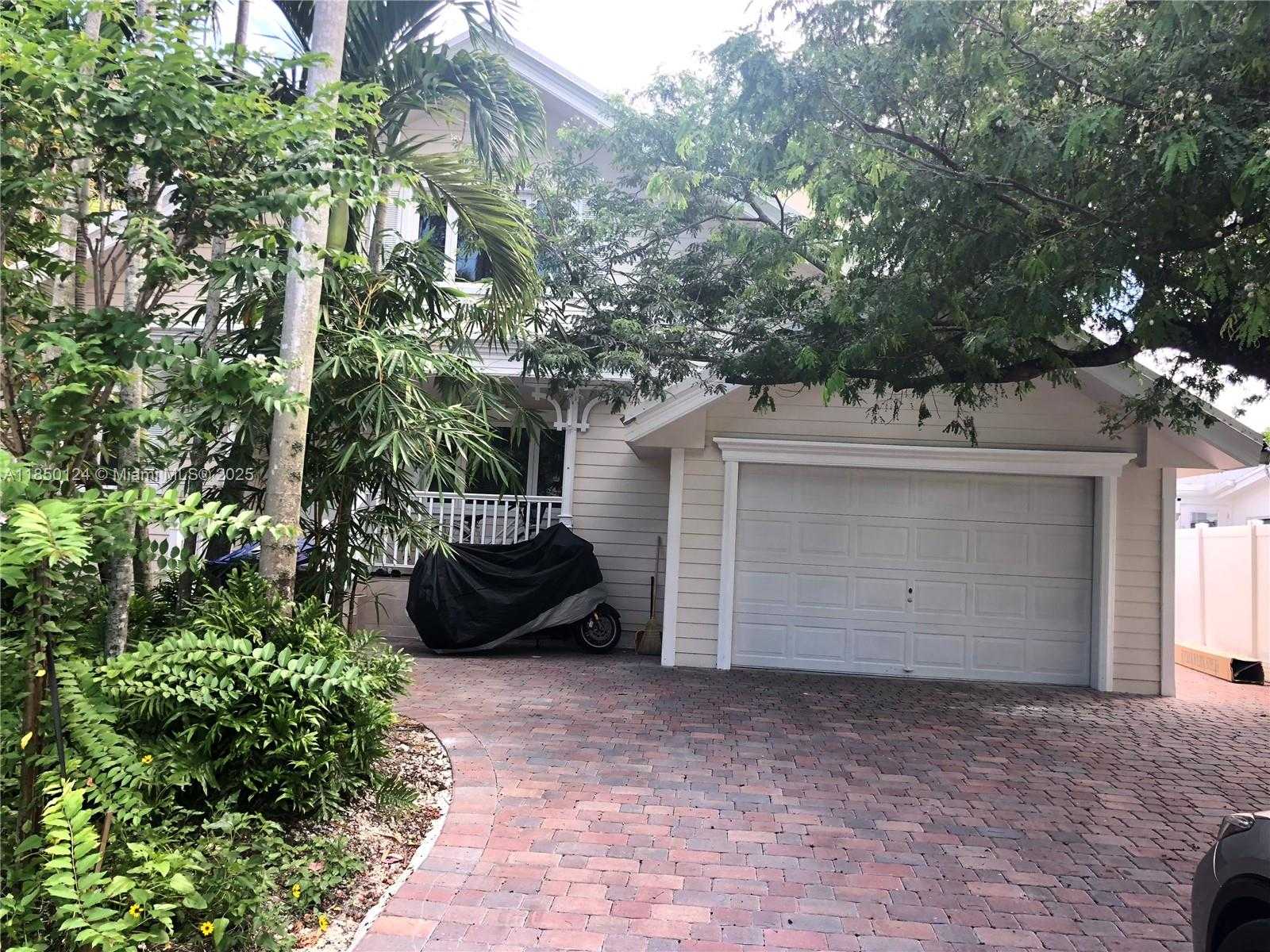 Small Image of 1524 ARGYLE DR #1, Fort Lauderdale Number 2