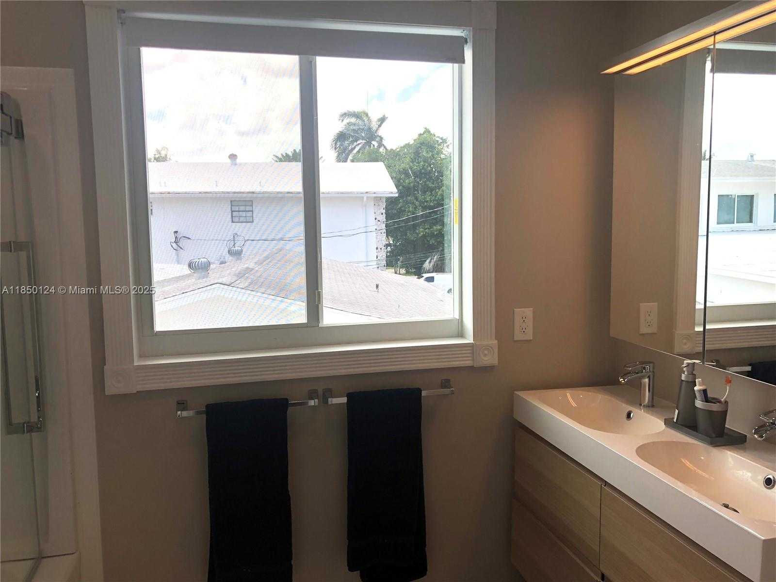 Small Image of 1524 ARGYLE DR #1, Fort Lauderdale Number 25