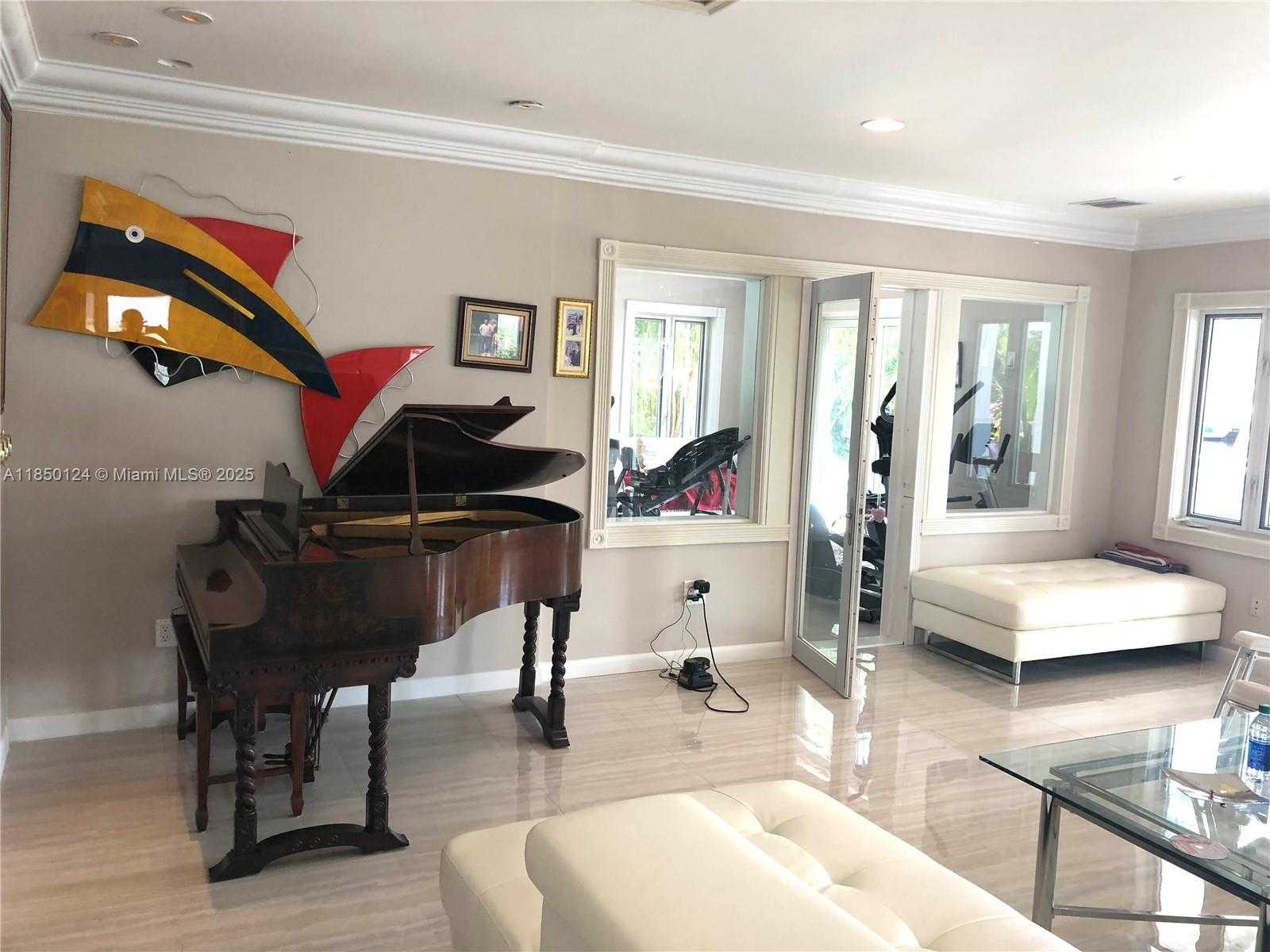 Small Image of 1524 ARGYLE DR #1, Fort Lauderdale Number 5