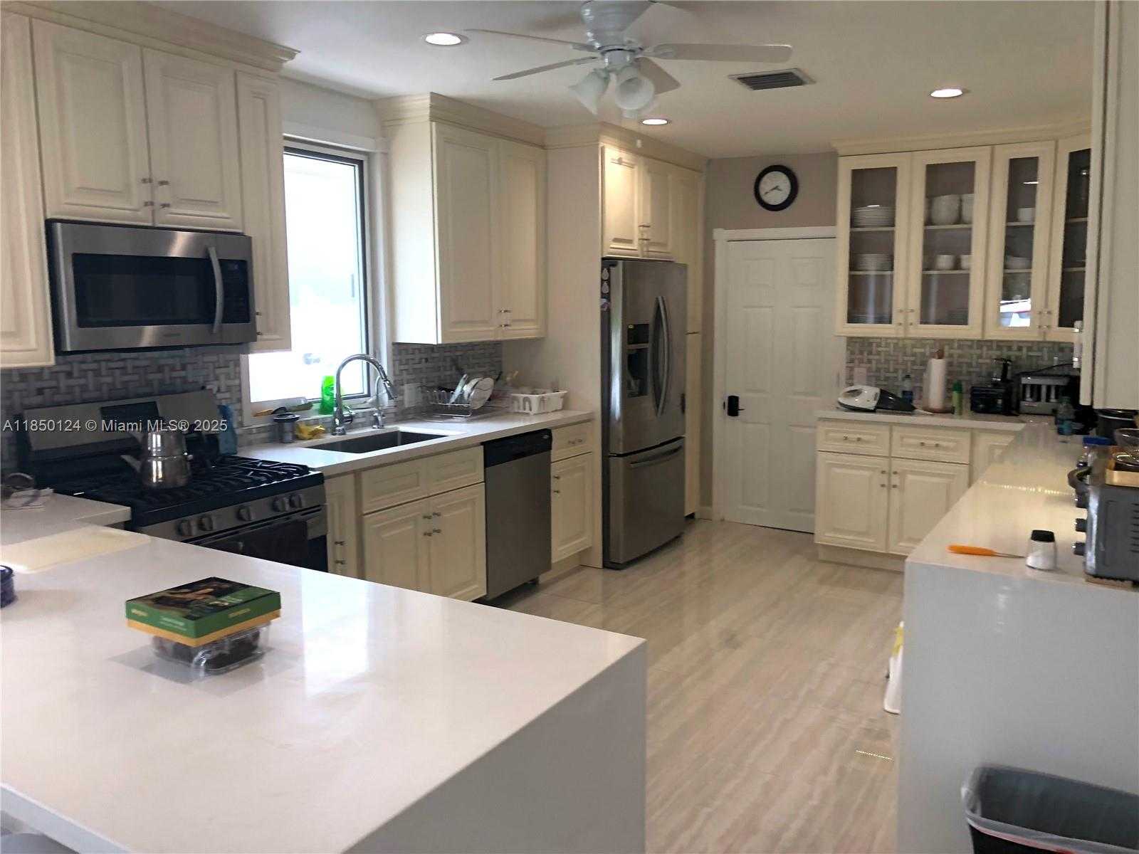 Small Image of 1524 ARGYLE DR #1, Fort Lauderdale Number 6