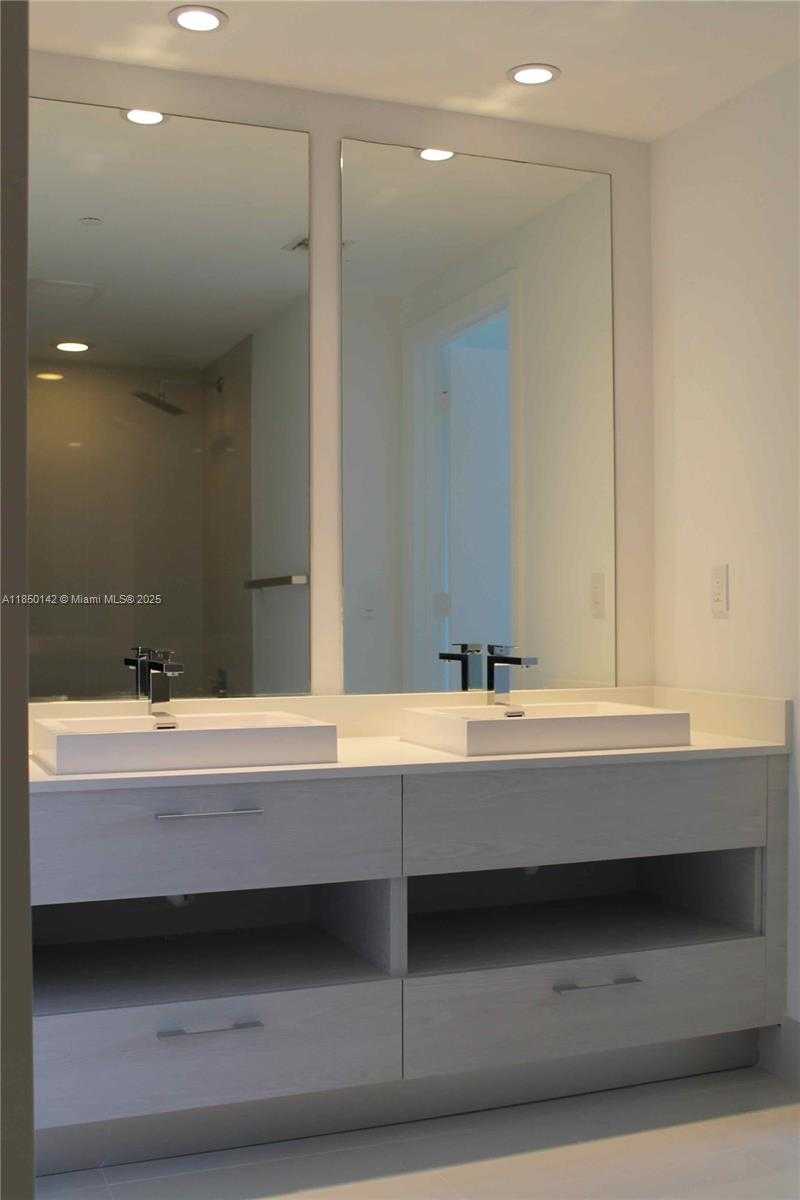Small Image of 45 SOUTH WEST 9TH ST #2809, Miami Number 17