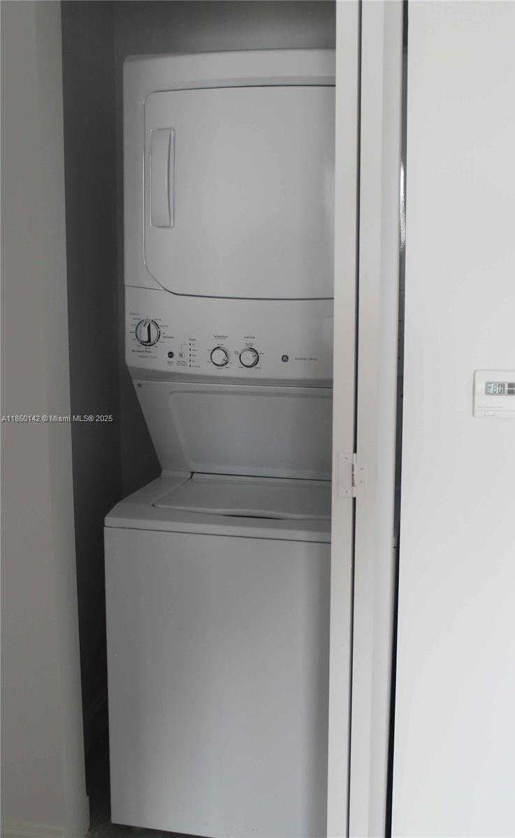Small Image of 45 SOUTH WEST 9TH ST #2809, Miami Number 20
