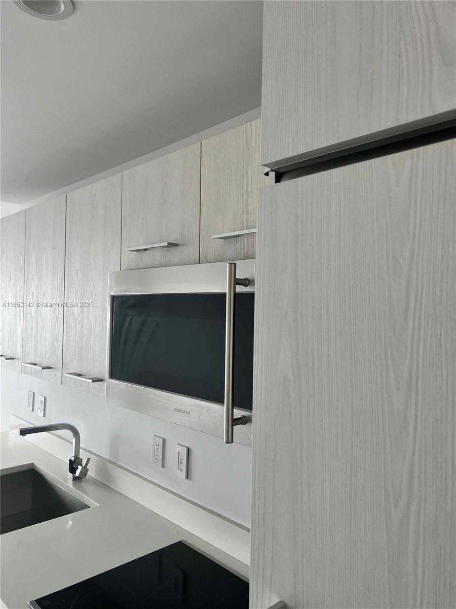Small Image of 45 SOUTH WEST 9TH ST #2809, Miami Number 4