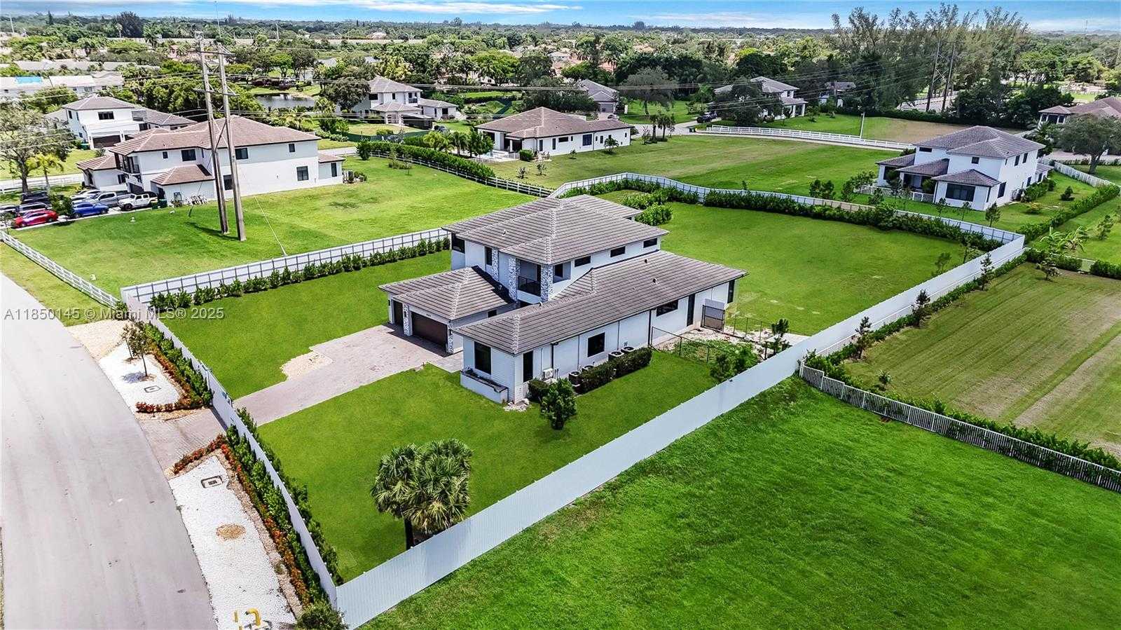 Small Image of 15846 SOUTH WEST 49TH ST, Southwest Ranches Number 3