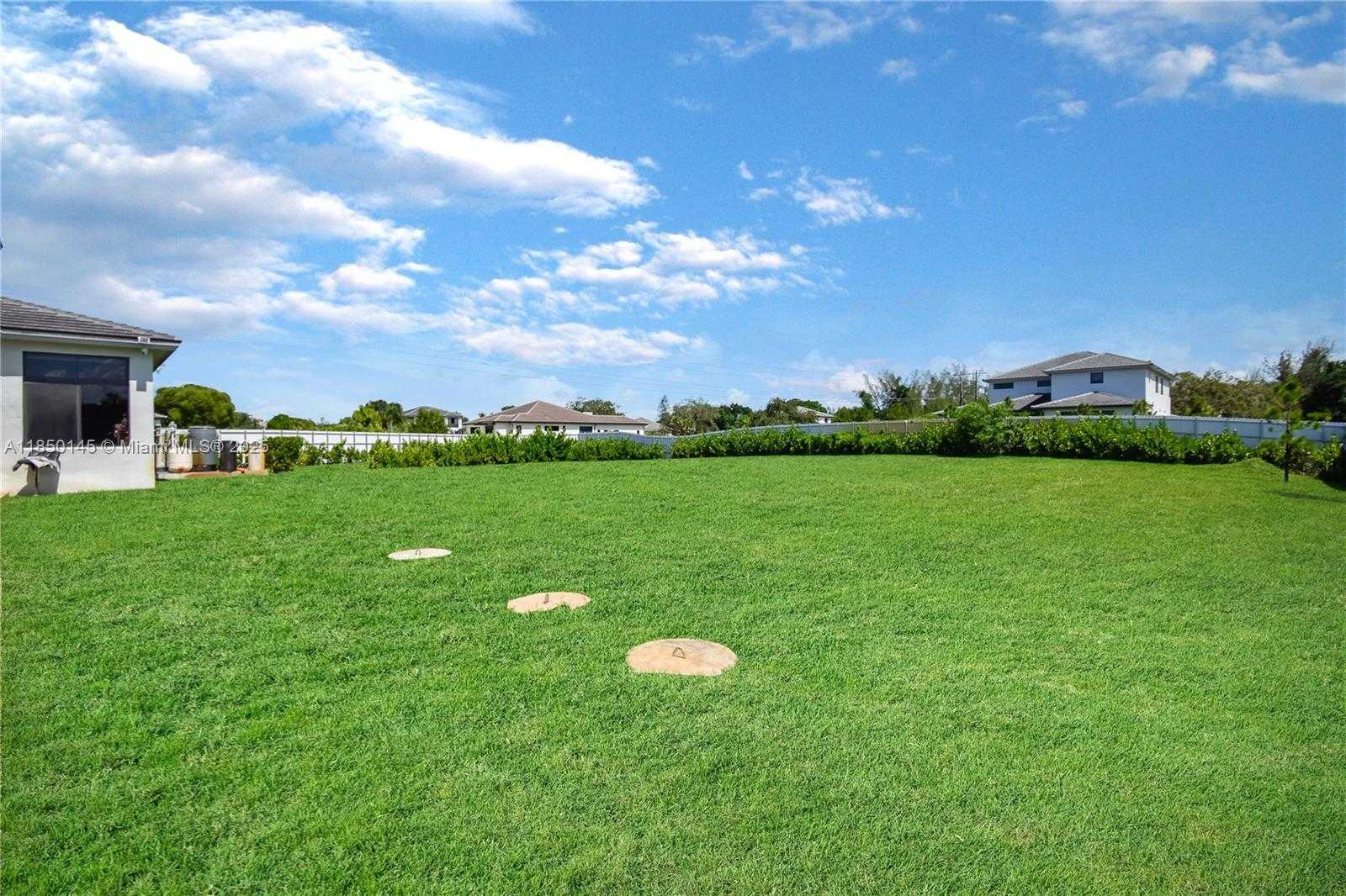 Small Image of 15846 SOUTH WEST 49TH ST, Southwest Ranches Number 34