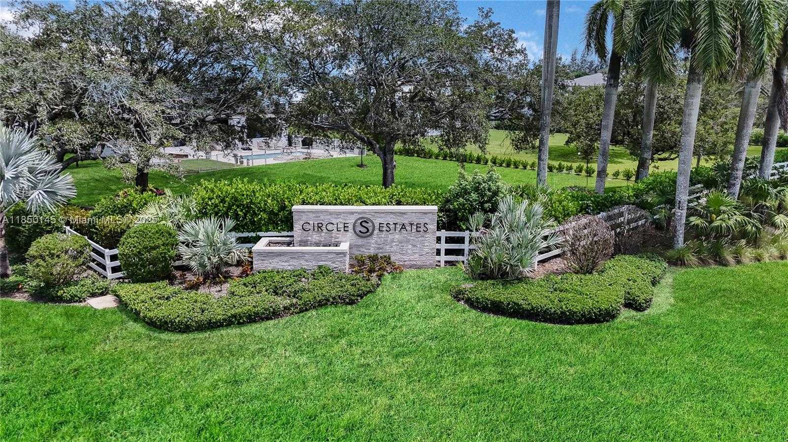 Small Image of 15846 SOUTH WEST 49TH ST, Southwest Ranches Number 5