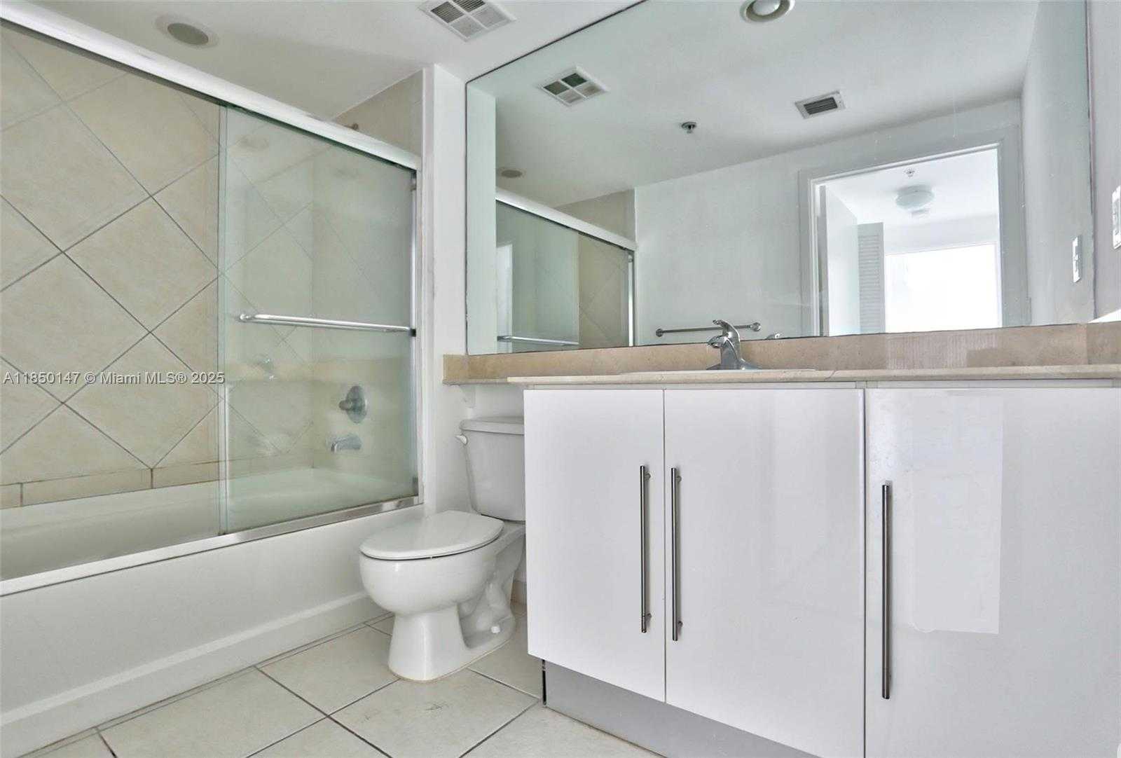 Small Image of 325 SOUTH BISCAYNE BLVD #2317, Miami Number 7