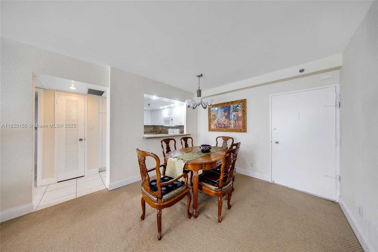 Small Image of 5600 COLLINS AVE #5D, Miami Beach Number 10
