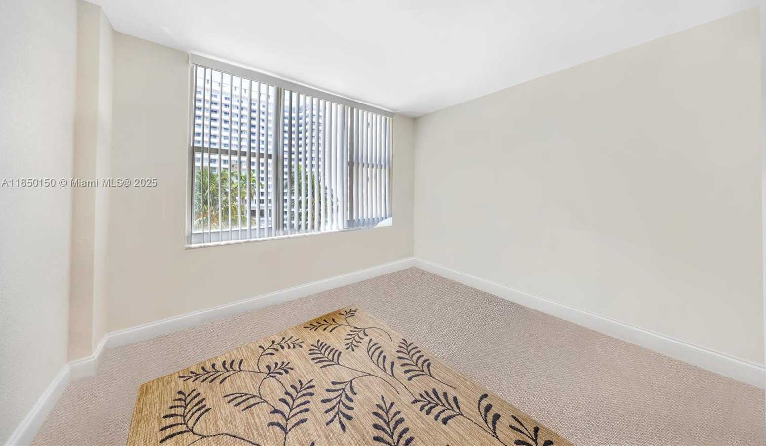 Small Image of 5600 COLLINS AVE #5D, Miami Beach Number 13