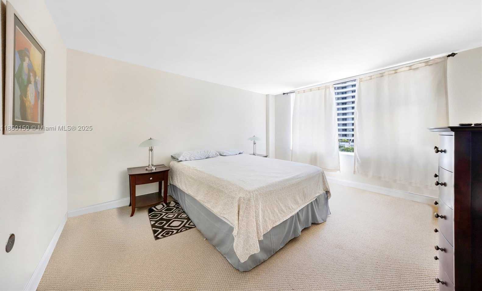Small Image of 5600 COLLINS AVE #5D, Miami Beach Number 18