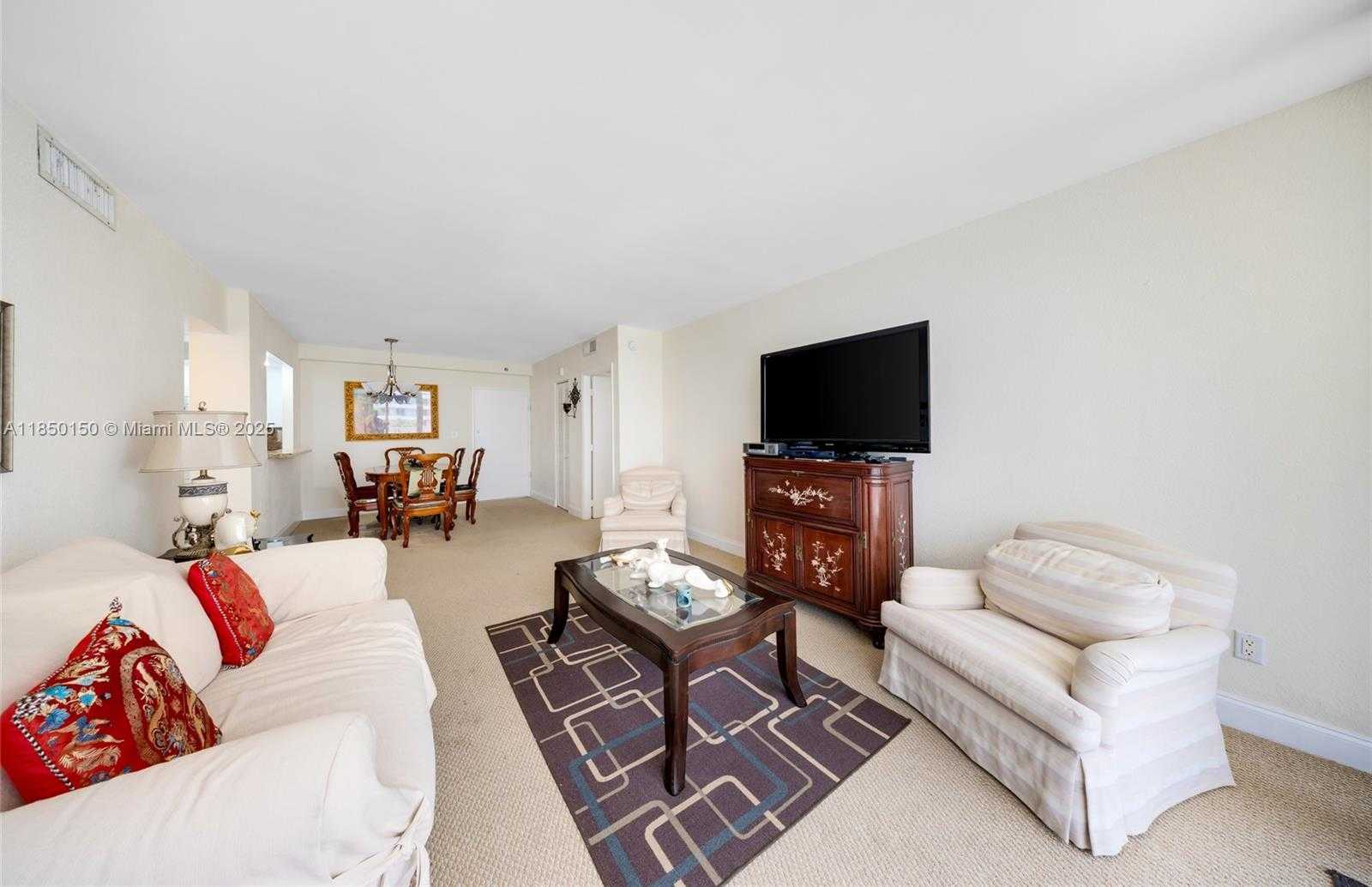 Small Image of 5600 COLLINS AVE #5D, Miami Beach Number 4