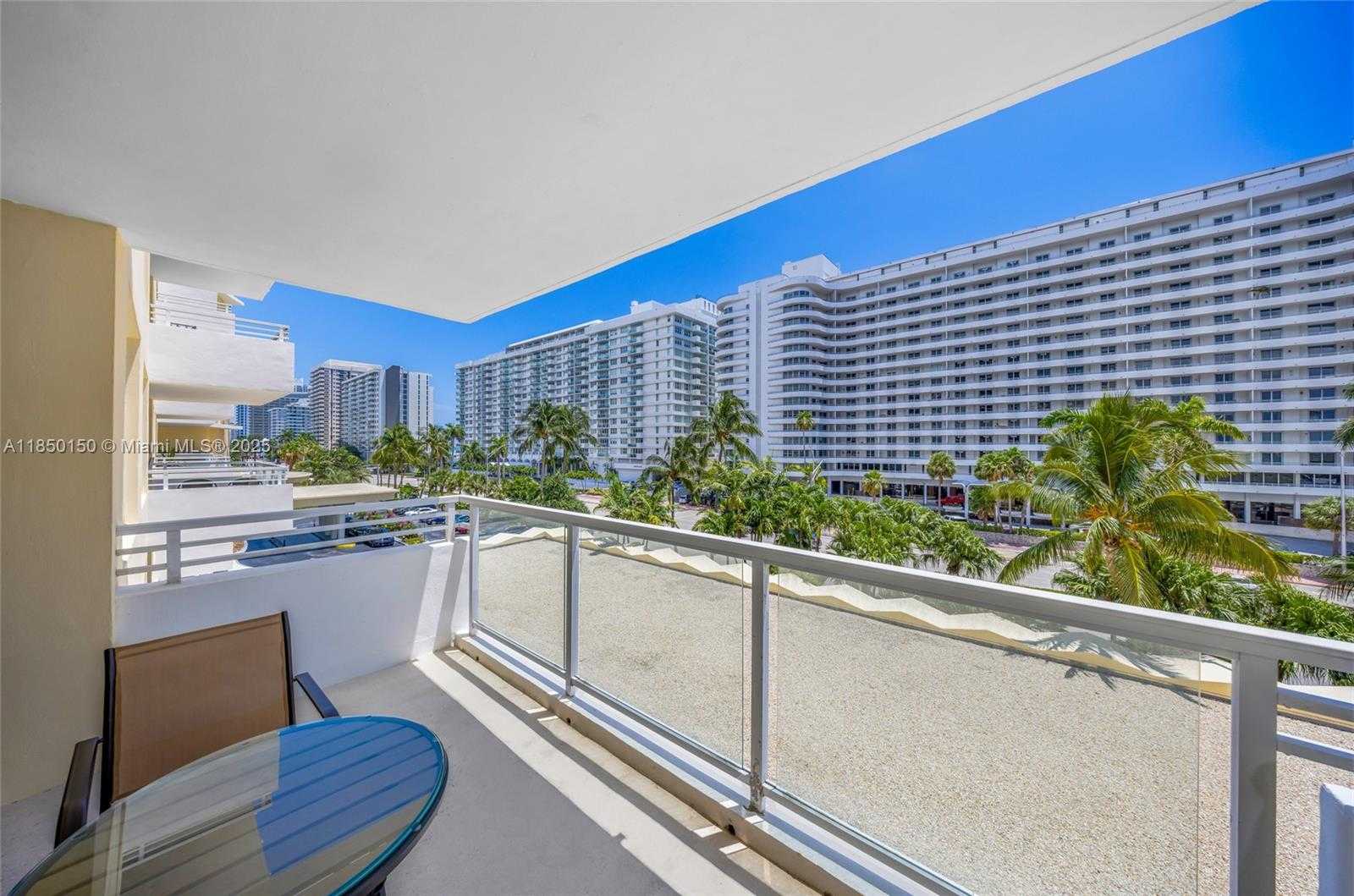 Small Image of 5600 COLLINS AVE #5D, Miami Beach Number 7