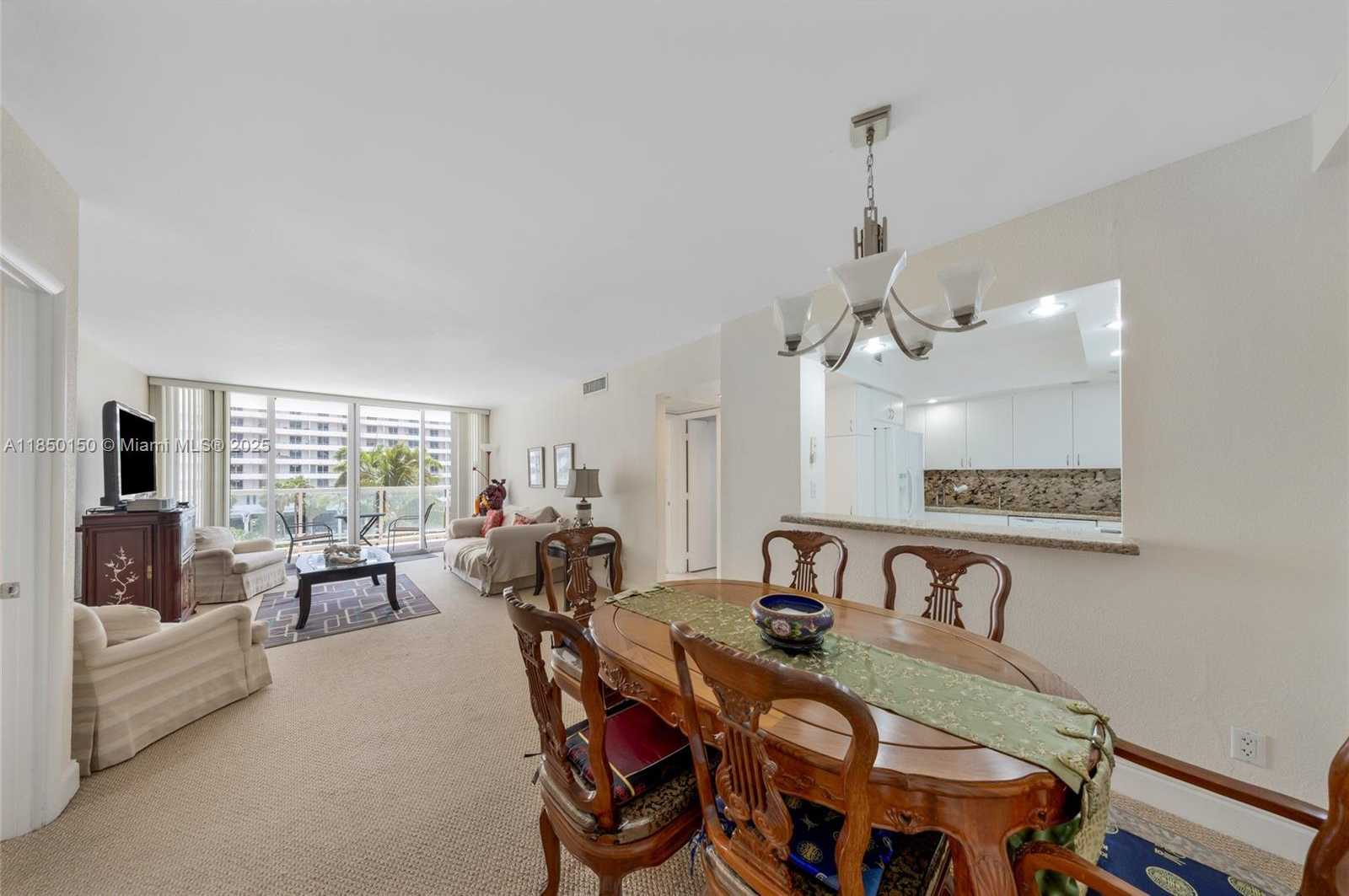 Small Image of 5600 COLLINS AVE #5D, Miami Beach Number 9