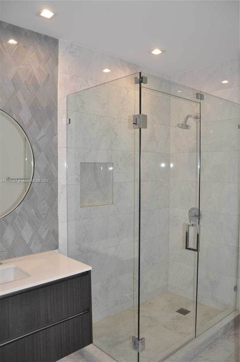 Small Image of 275 GIRALDA AVE #6F, Coral Gables Number 11