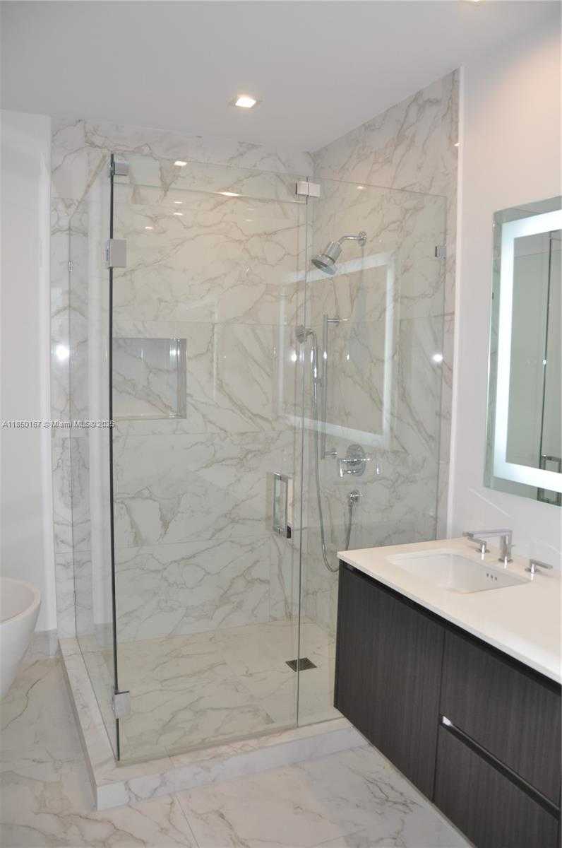 Small Image of 275 GIRALDA AVE #6F, Coral Gables Number 6