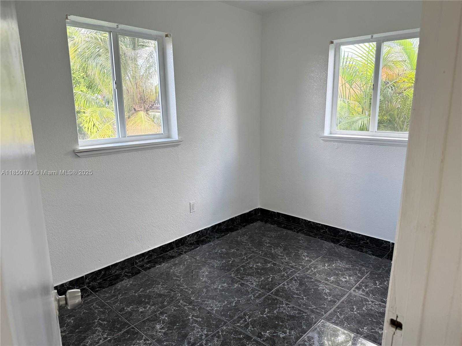 Small Image of 10425 SOUTH WEST 152ND ST #10425, Miami Number 13