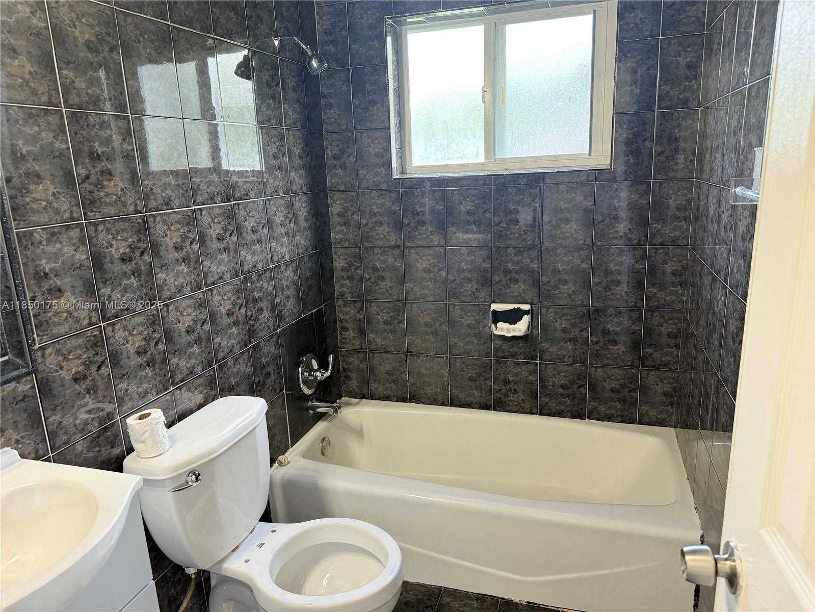 Small Image of 10425 SOUTH WEST 152ND ST #10425, Miami Number 14