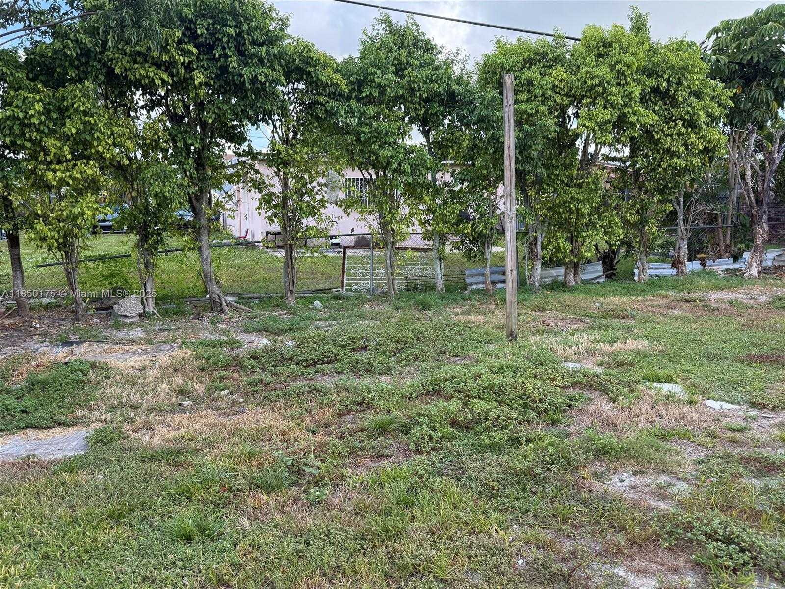 Small Image of 10425 SOUTH WEST 152ND ST #10425, Miami Number 17