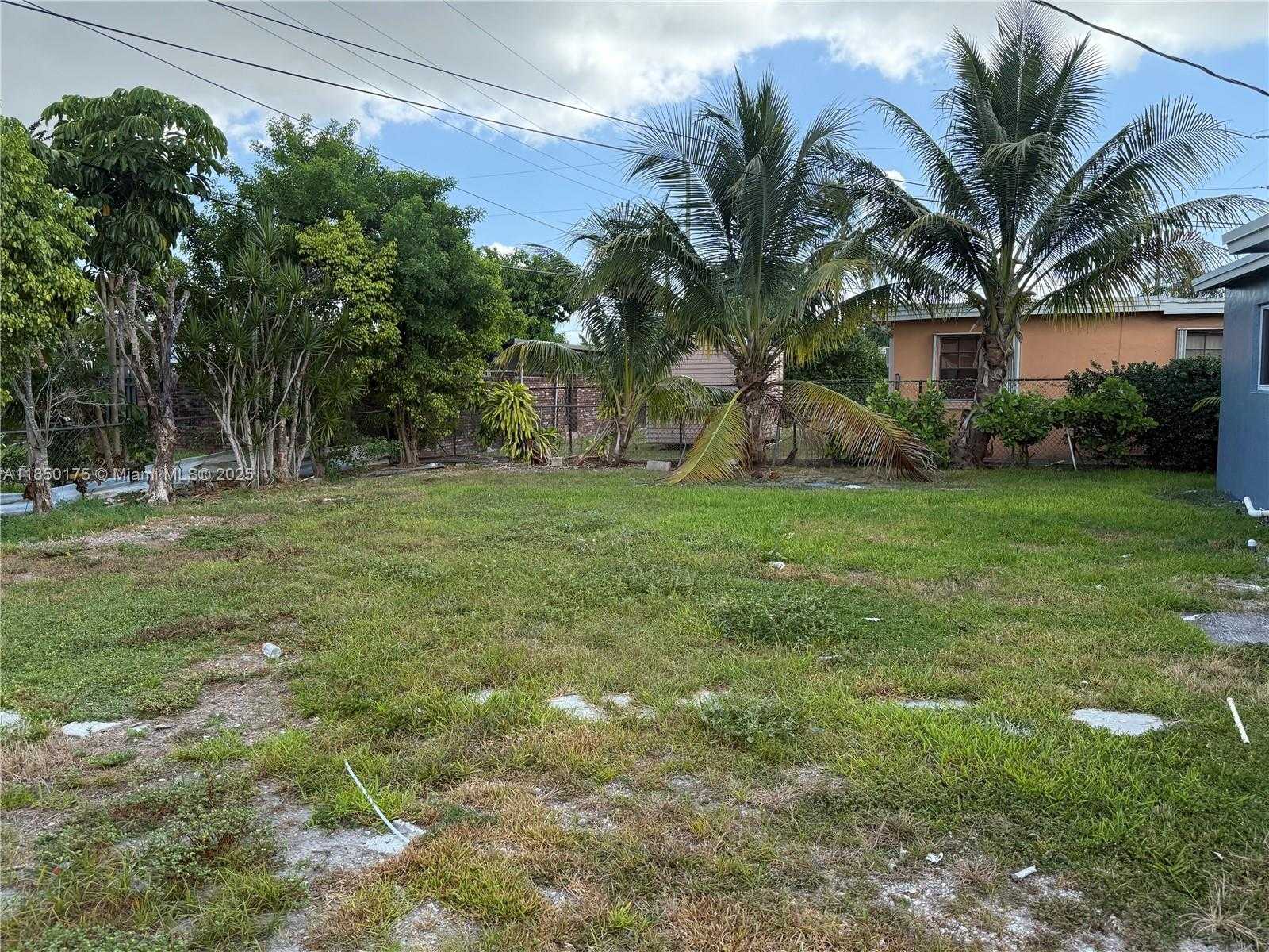 Small Image of 10425 SOUTH WEST 152ND ST #10425, Miami Number 18
