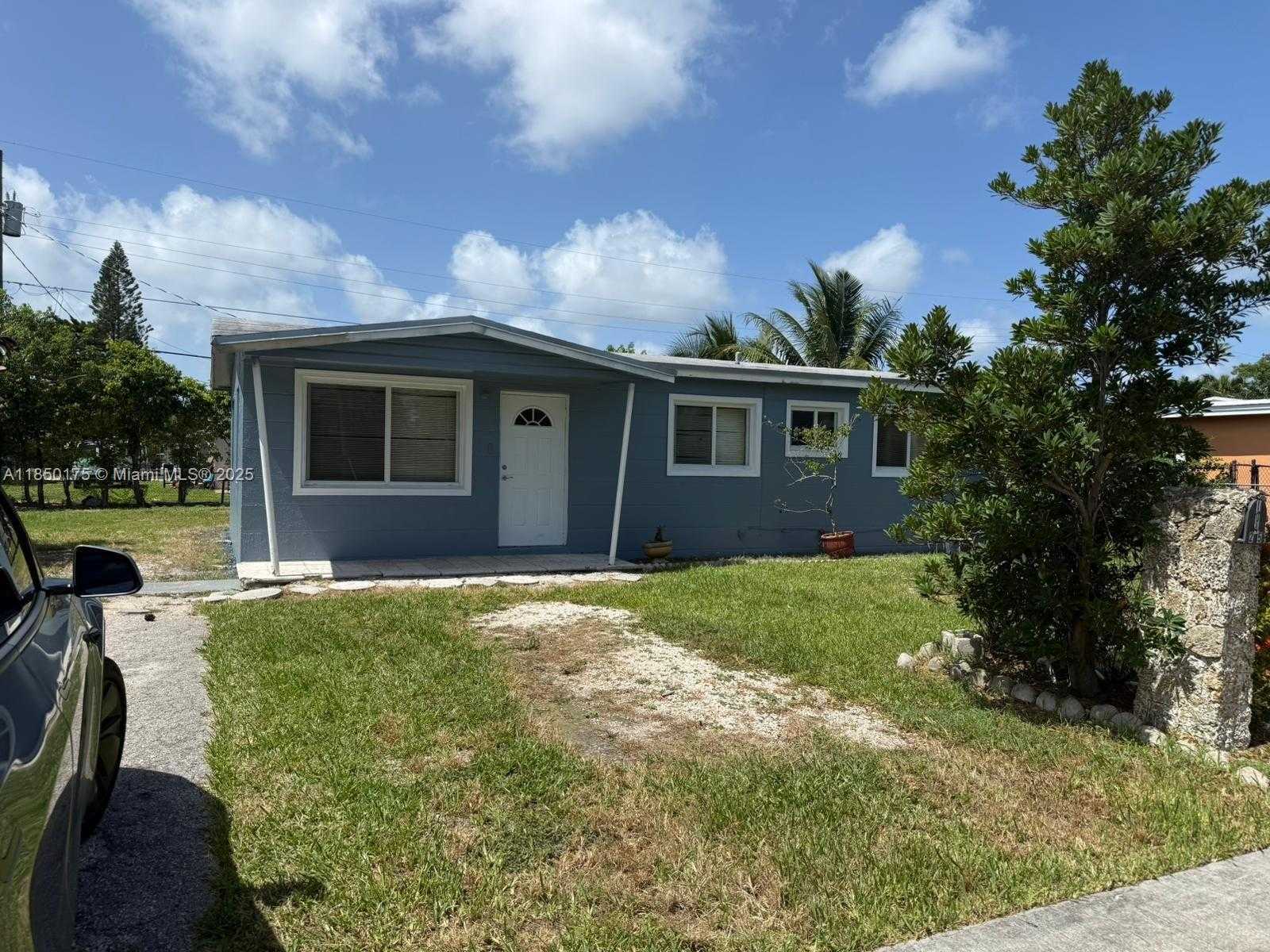 Small Image of 10425 SOUTH WEST 152ND ST #10425, Miami Number 2