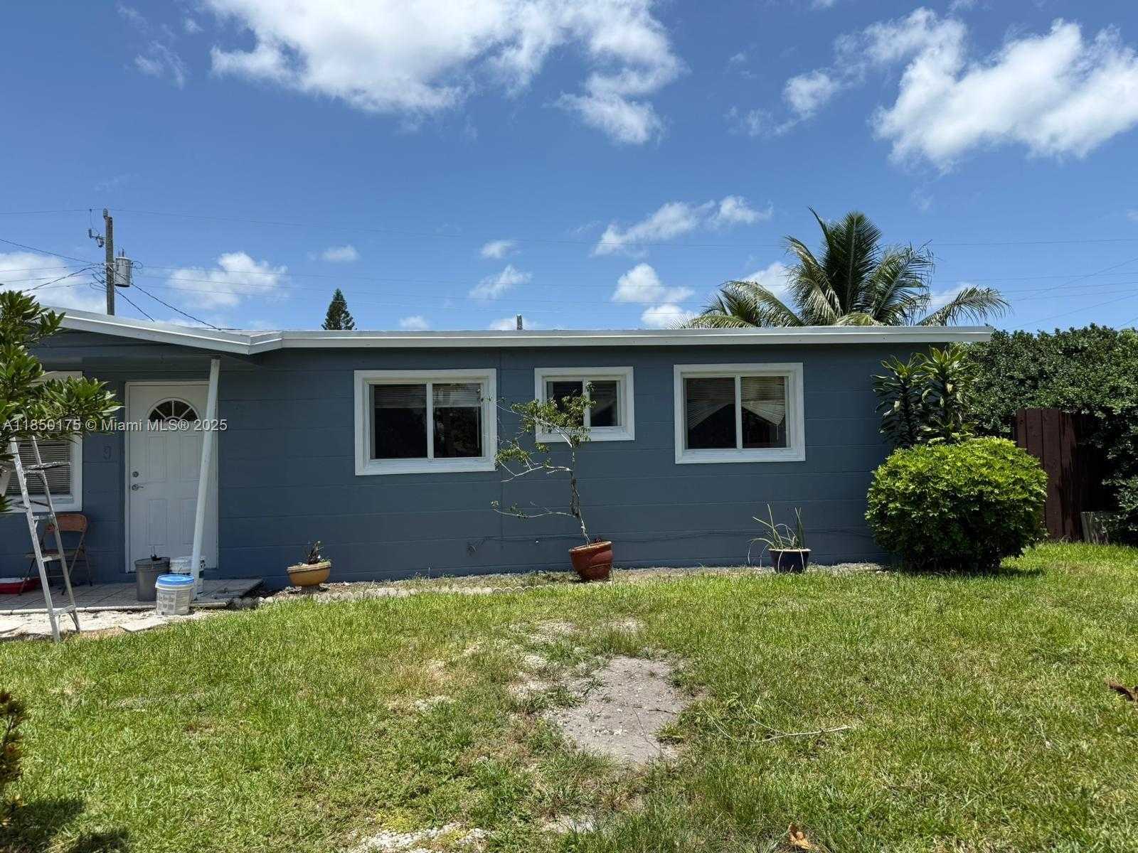Small Image of 10425 SOUTH WEST 152ND ST #10425, Miami Number 3
