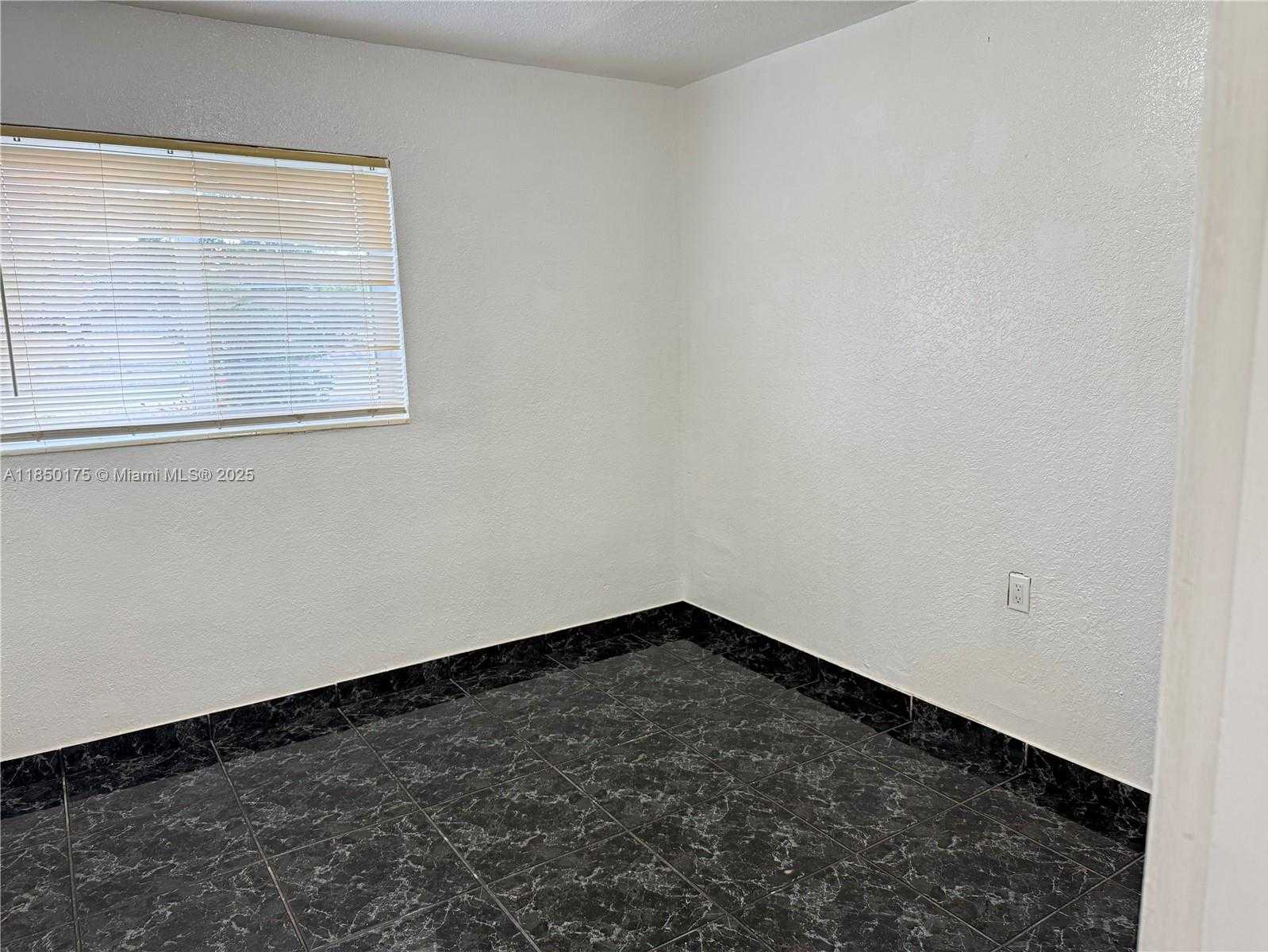 Small Image of 10425 SOUTH WEST 152ND ST #10425, Miami Number 7