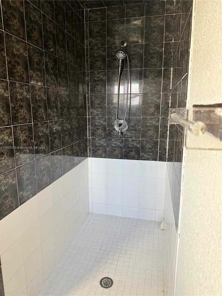 Small Image of 10425 SOUTH WEST 152ND ST #10425, Miami Number 9