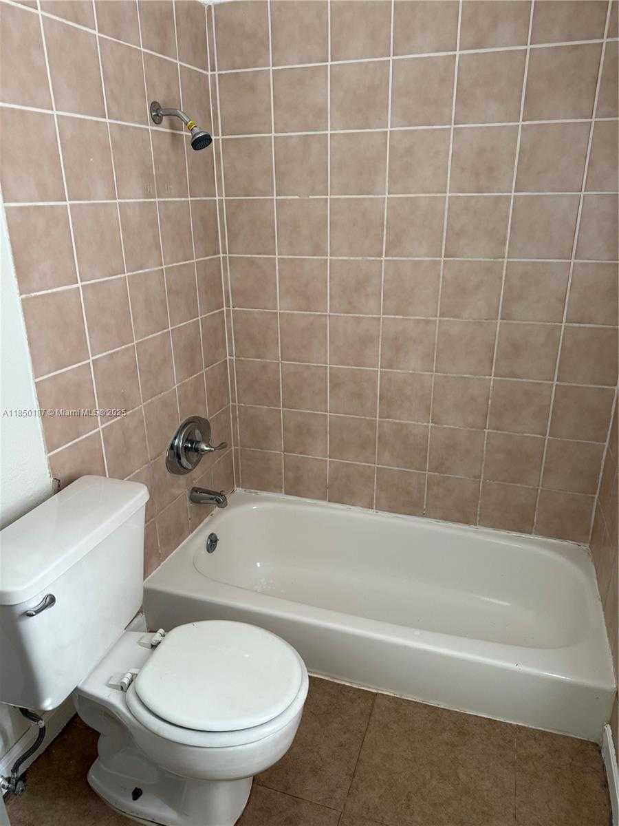 Small Image of 1455 NORTH EAST 146TH ST #B, Miami Number 4
