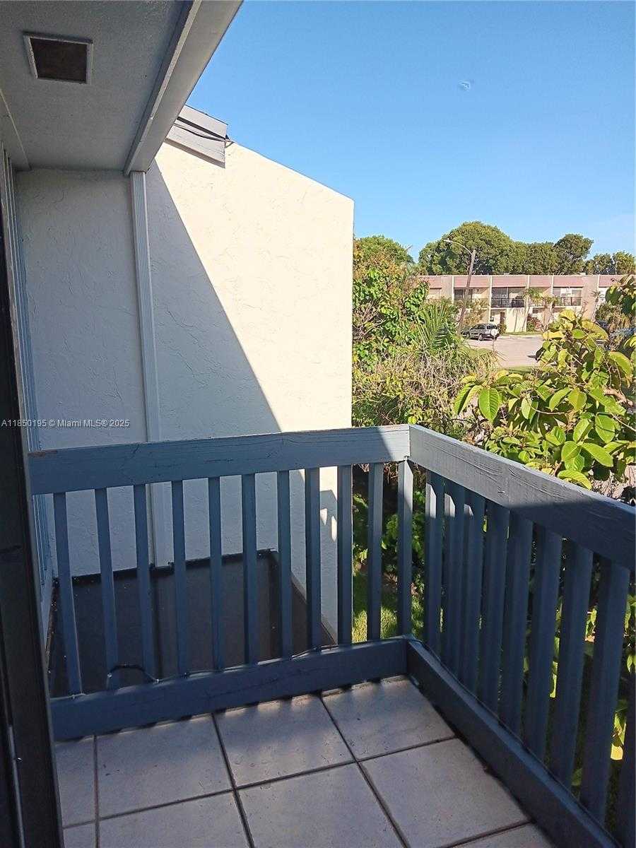 Small Image of 1532 GABRIEL ST #1532, Hollywood Number 40