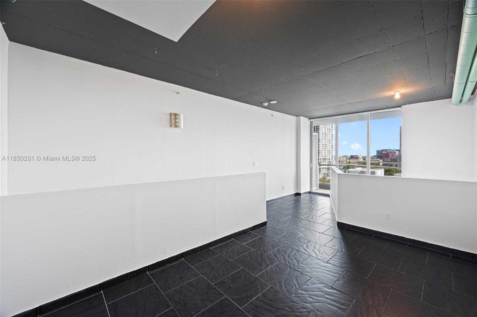 Small Image of 690 SOUTH WEST 1 CT #1217, Miami Number 11