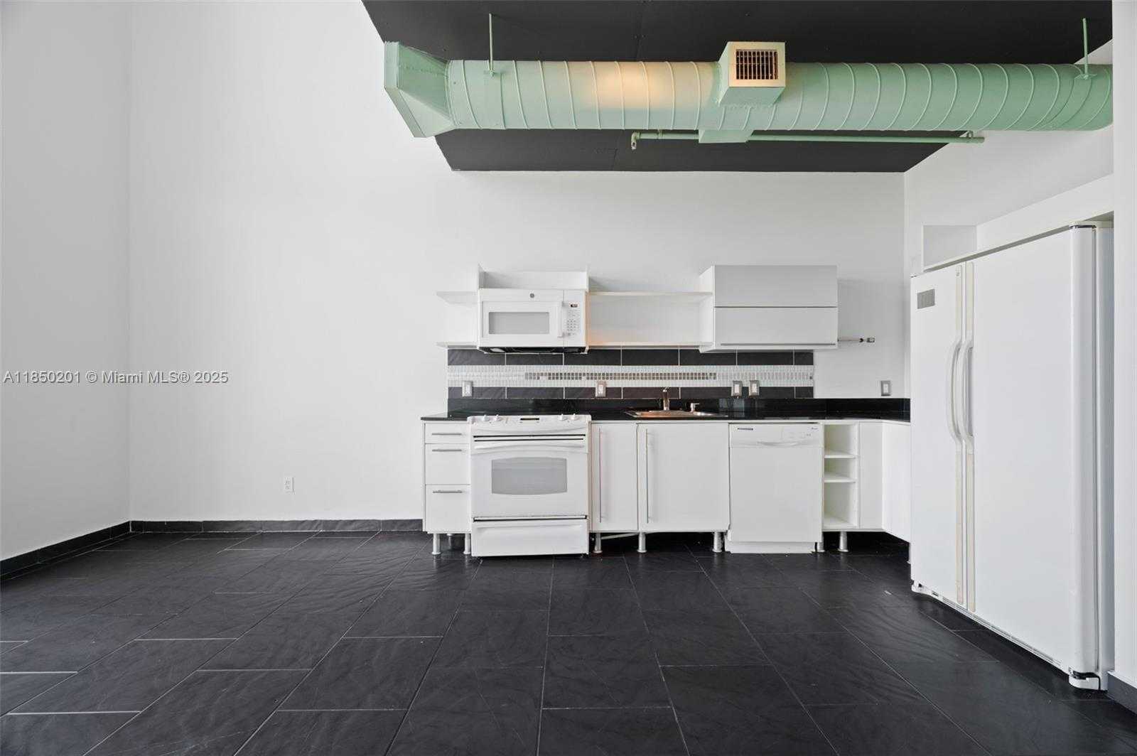 Small Image of 690 SOUTH WEST 1 CT #1217, Miami Number 4