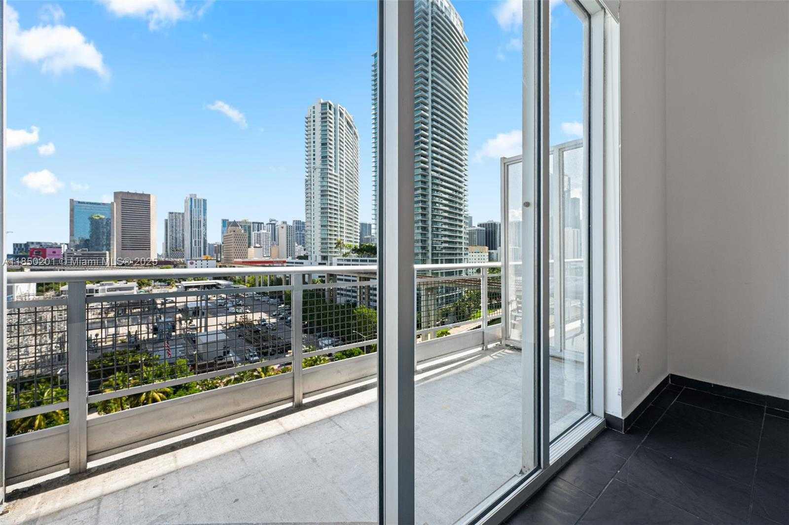 Small Image of 690 SOUTH WEST 1 CT #1217, Miami Number 6