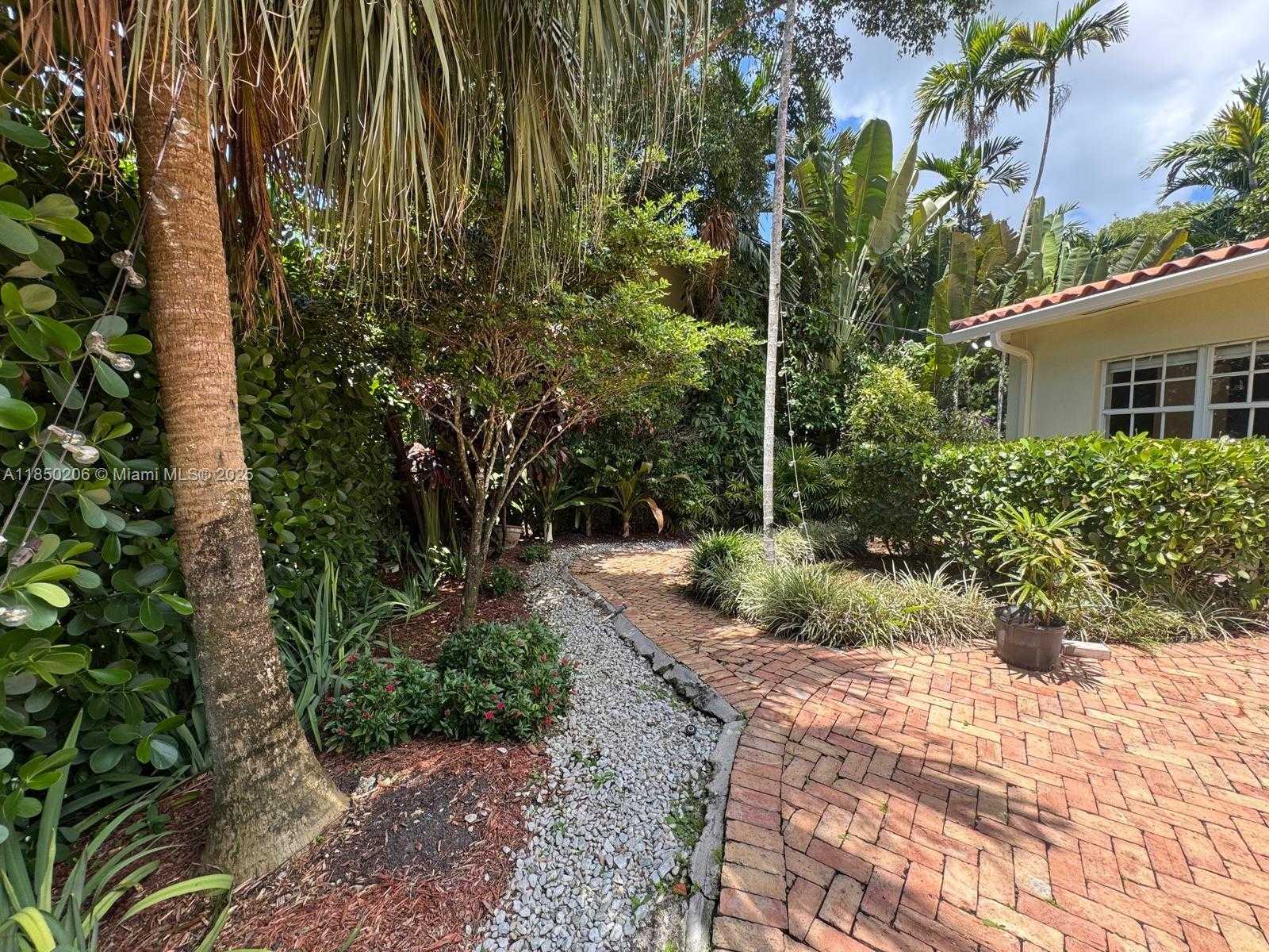 Small Image of 1512 CERTOSA AVE #1512, Coral Gables Number 16