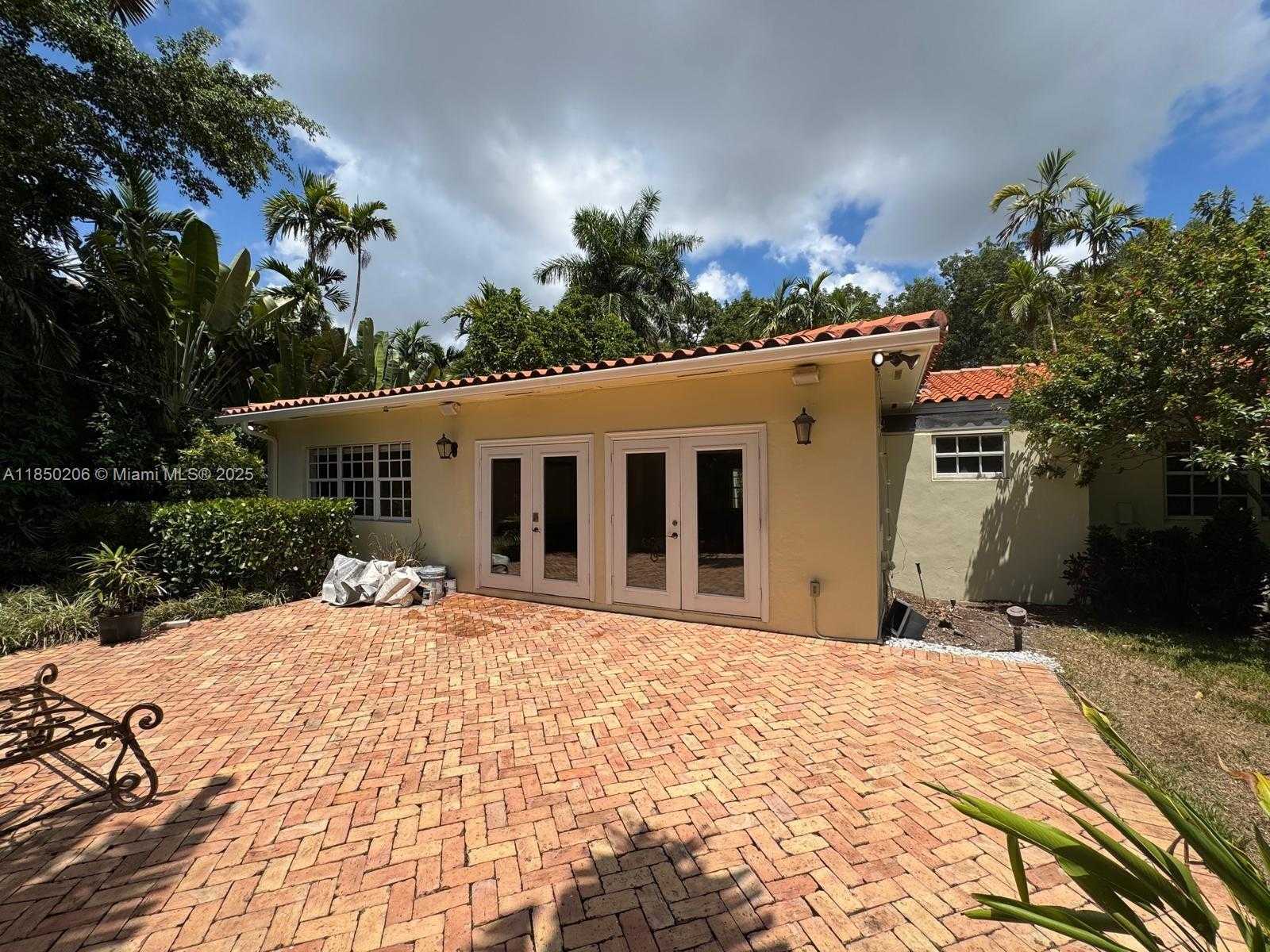 Small Image of 1512 CERTOSA AVE #1512, Coral Gables Number 17