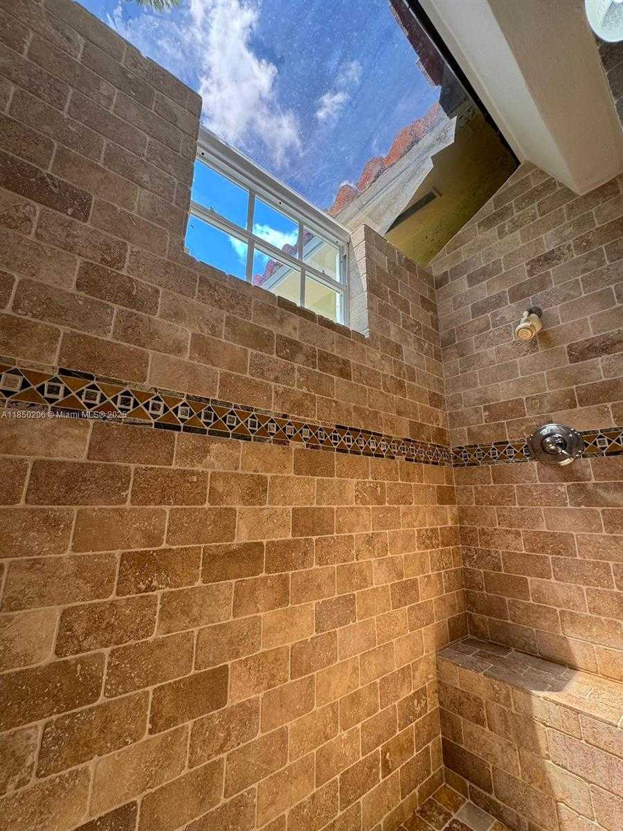 Small Image of 1512 CERTOSA AVE #1512, Coral Gables Number 19