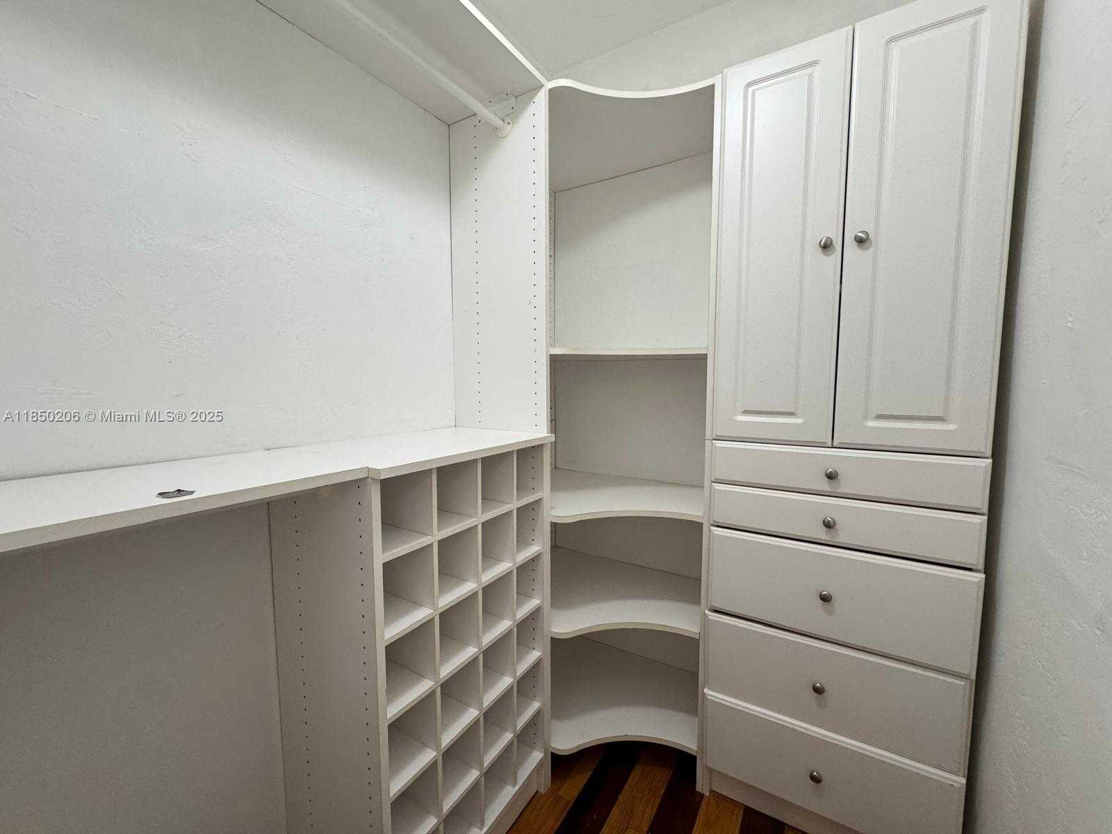 Small Image of 1512 CERTOSA AVE #1512, Coral Gables Number 22